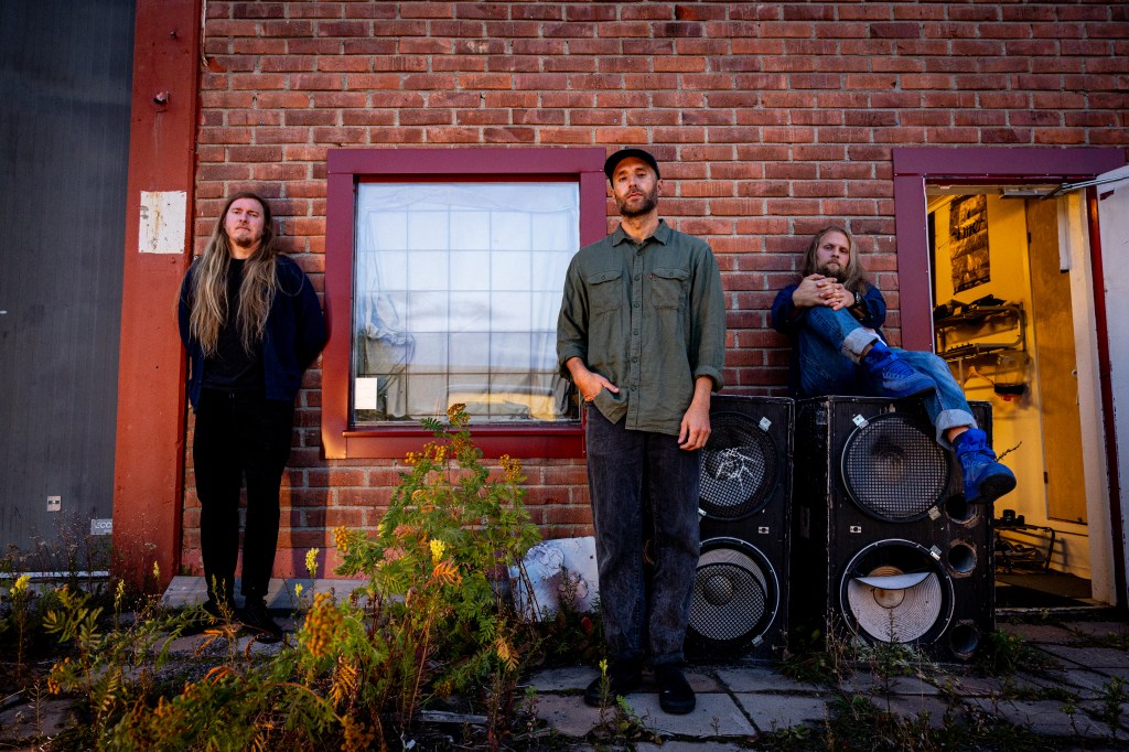 A Glimpse Into the Void – MAHA SOHONA Announce A DARK PLACE | Stream New Single ‘VISIONS’&nbsp;Now!